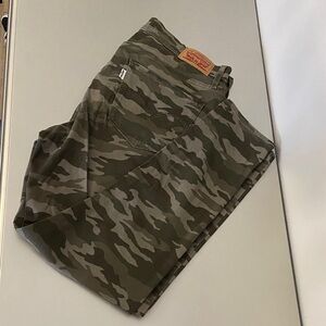 Levi's womens Green Camouflage Pants